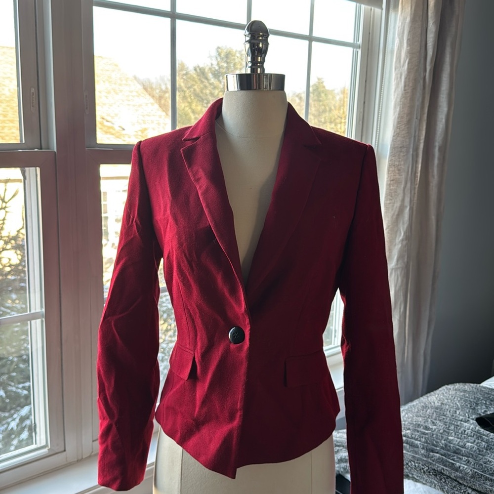 Tahari Blazer Red Size 4